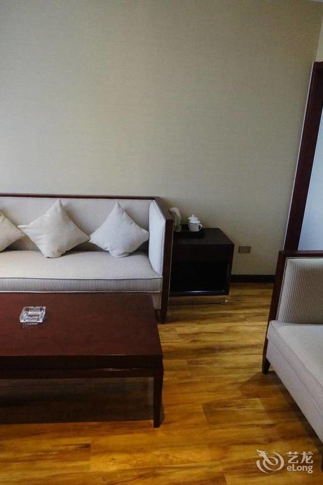 Sunshine Holiday Hotel Liêu Thành Ngoại thất bức ảnh